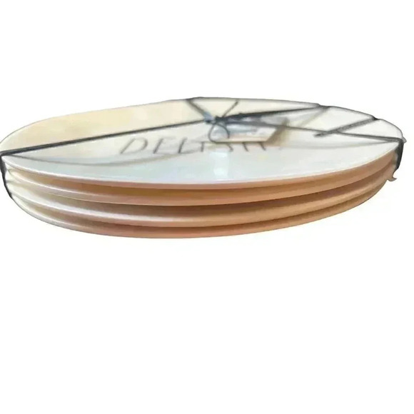 RAE DUNN MELAMINE DINNER PLATES "DELISH” 10.5 INCH WHITE/BLACK SET OF 4 NEW - Picture 2 of 4